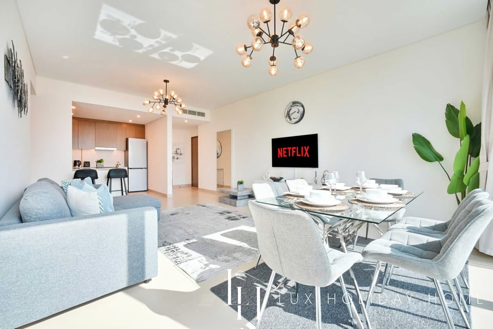 Apartment | Living area | Flat-screen TV