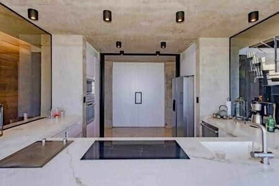 Modern Marble Kitchen
