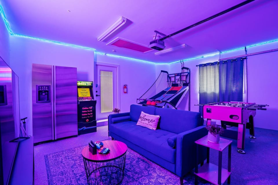 Game room with Nintendo Switch! 🎮