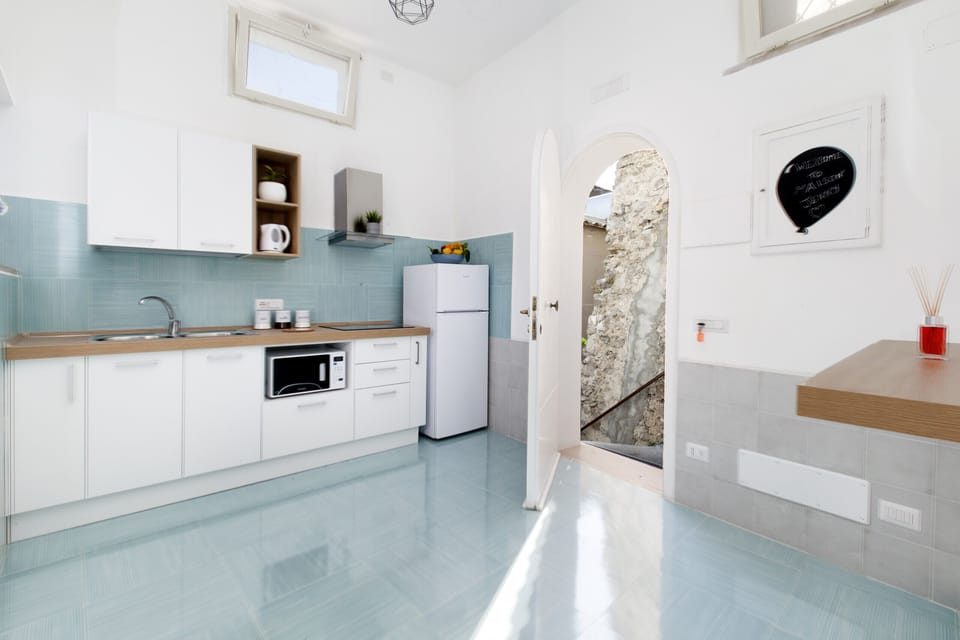 House, 2 Bedrooms, Terrace, Sea View | Private kitchen | Microwave, coffee/tea maker, electric kettle, toaster