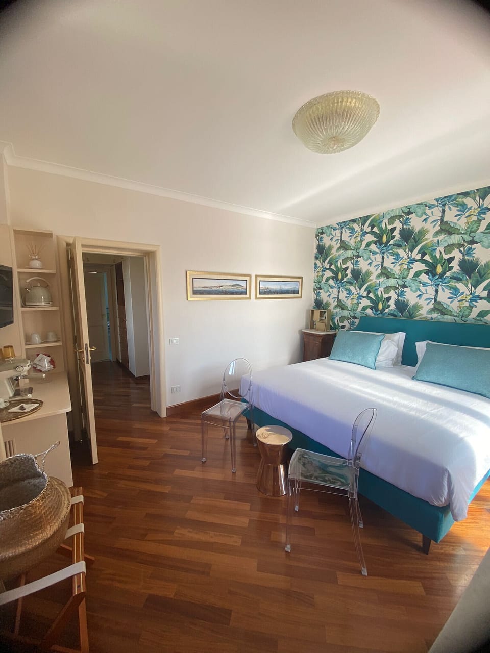 3 bedrooms, in-room safe, desk, soundproofing