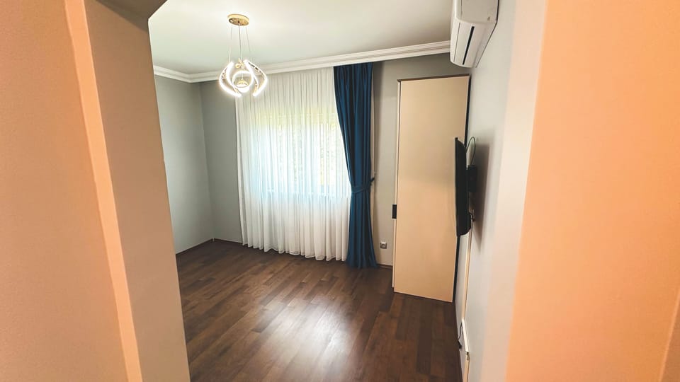 Luxury Triple Room | Egyptian cotton sheets, premium bedding, down comforters