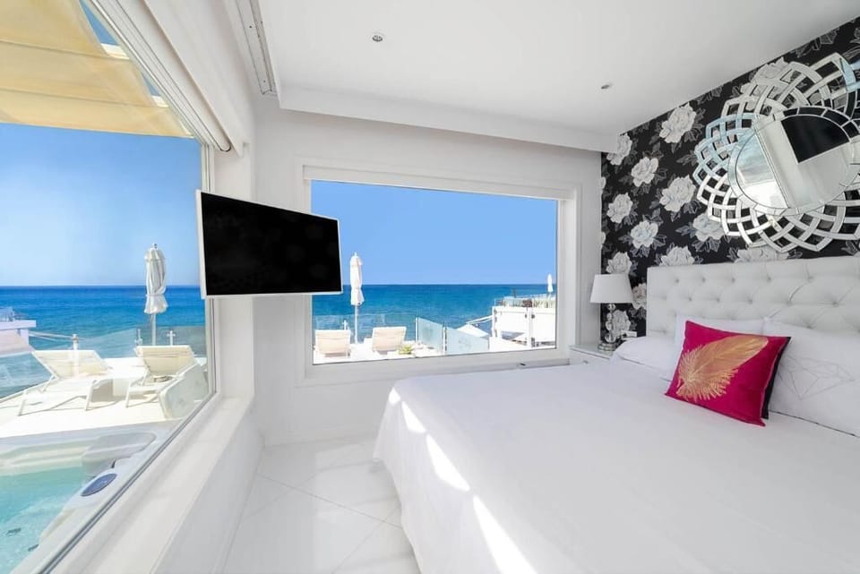 1 bedroom, premium bedding, minibar (free items), in-room safe