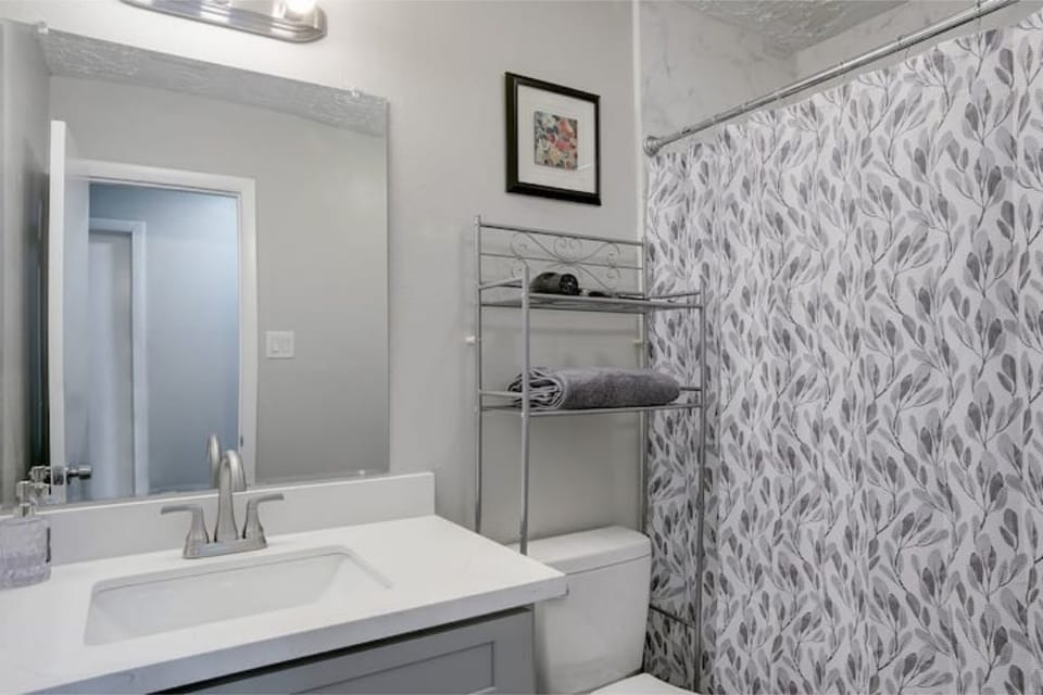 newly renovated full bathroom