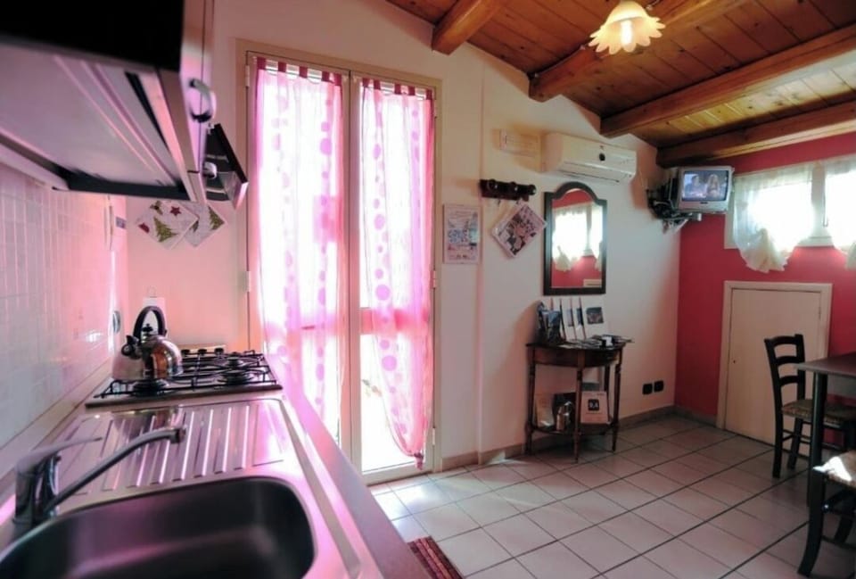 Romantic Double Room | Private kitchenette | Full-size fridge, coffee/tea maker, electric kettle, paper towels