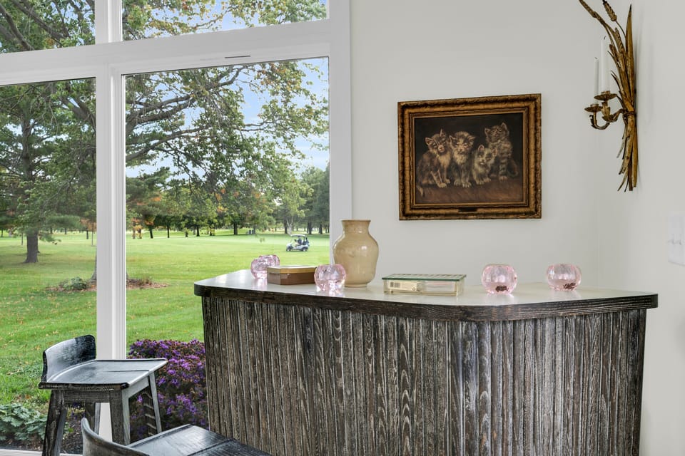 Sunroom bar
