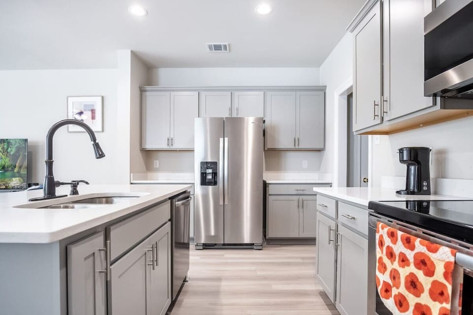 Modern Open Kitchen - Share Moments, Savor Memories