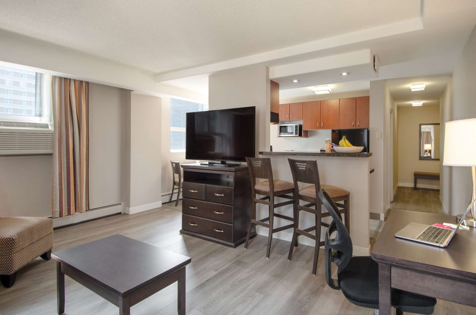 Suite, 1 Queen Bed with Sofa bed | Premium bedding, in-room safe, laptop workspace, blackout drapes