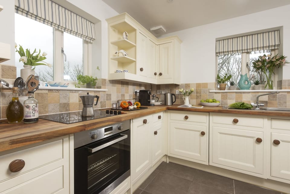 Kitchen area - Lobbs Cottage