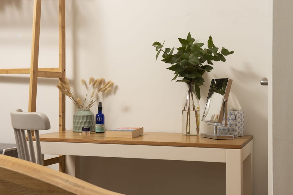Dressing table - Lobbs Cottage