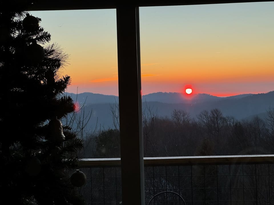 Sunrise View @ WishYouWereHere7Devils is an event! With long-range, layered, panoramic mountain & valley views from The Grandfather Mountain Profile to The Blowing Rock to Hound Ears Club, you are high above it all. At 4,000 ft, you may even get snow!
