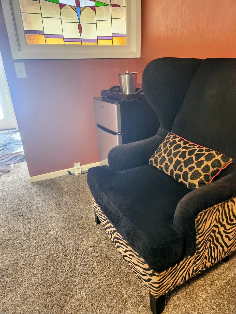 Queen Chair & Refrigerator