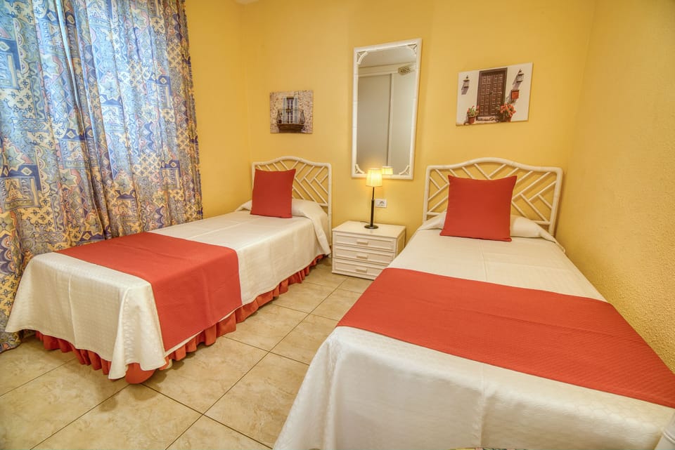 3 bedrooms, in-room safe, iron/ironing board, free WiFi