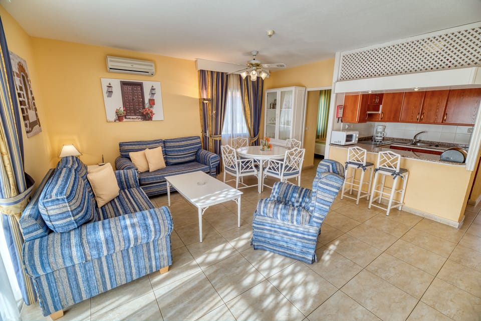 Villa, 3 Bedrooms | Living room | Flat-screen TV, DVD player
