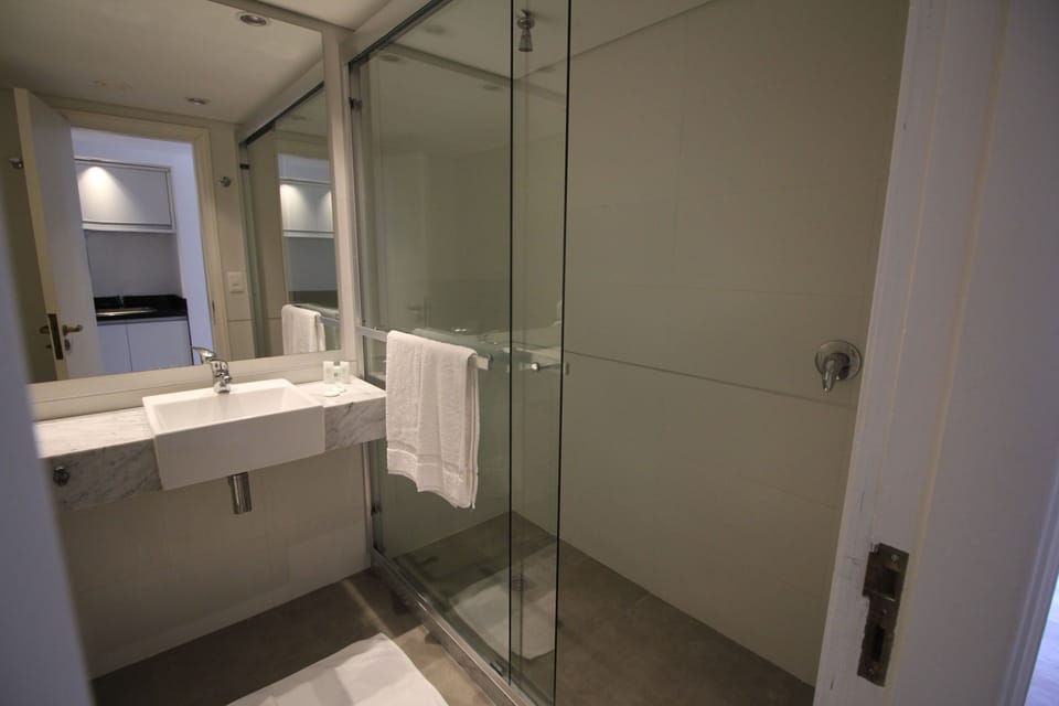 Standard Room | Bathroom | Shower, free toiletries, hair dryer, bidet