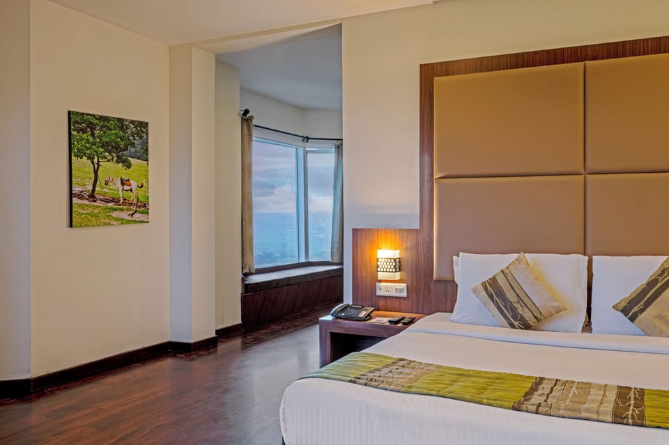 Valley View Premier Room with Balcony | Iron/ironing board, free WiFi, bed sheets, wheelchair access