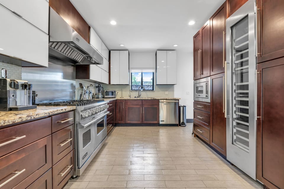 Our spic and span kitchen has it all! Bountiful cabinet space, stainless steel appliances, and even a dishwasher with dishwashing tablets for quick and easy clean up.