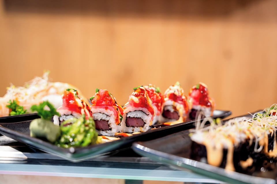 7 restaurants; breakfast, lunch, and dinner served