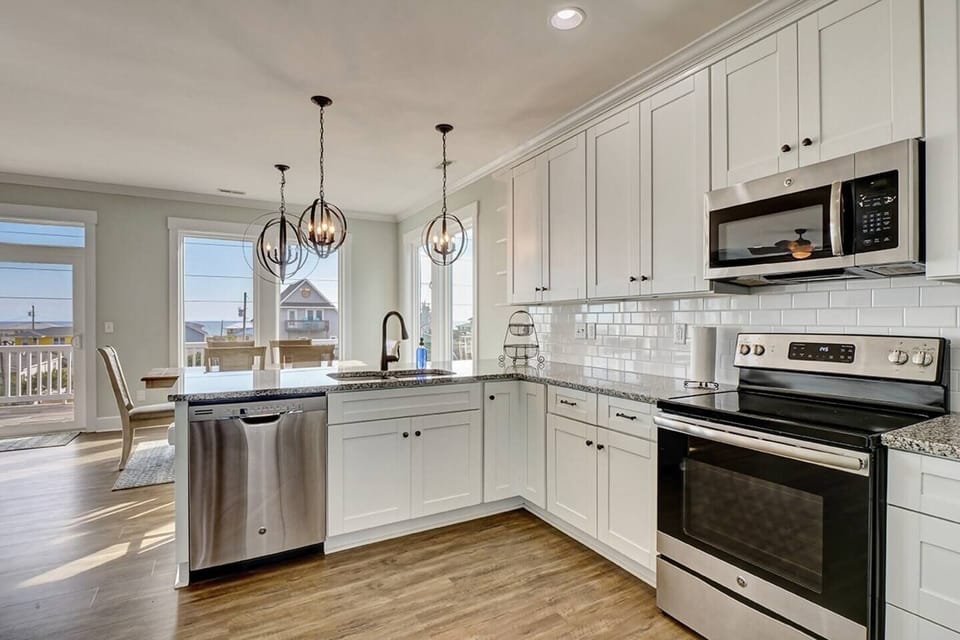 Ocean views from the kitchen too