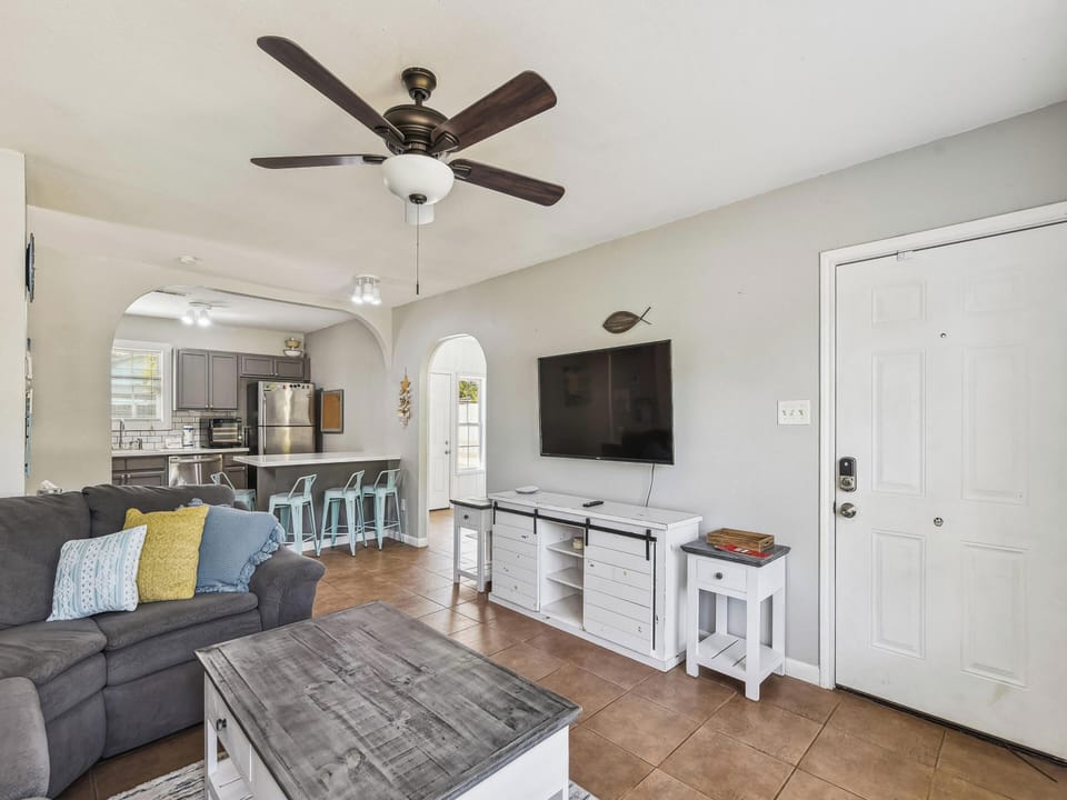 House (2 Bedrooms) | Property amenity