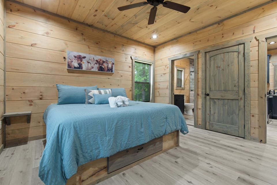 Splashin and Relaxin by Smoky Cove Resort Cabin in Sevier County