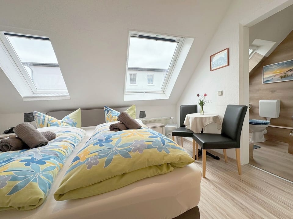 Junior Double Room | Free WiFi, bed sheets