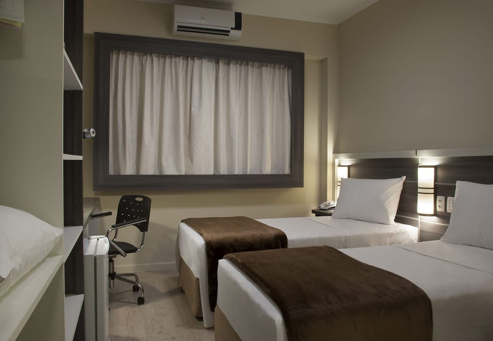 Classic Twin Room, 2 Twin Beds | Minibar, in-room safe, desk, free WiFi