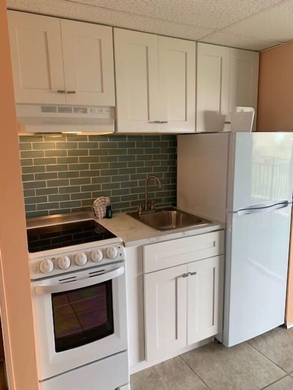 Room, 2 Queen Beds, Balcony, Ocean View | Private kitchen | Microwave, oven, stovetop, coffee/tea maker