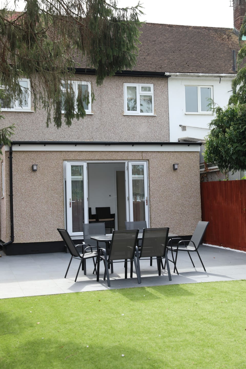 Large outside dining zone and garden