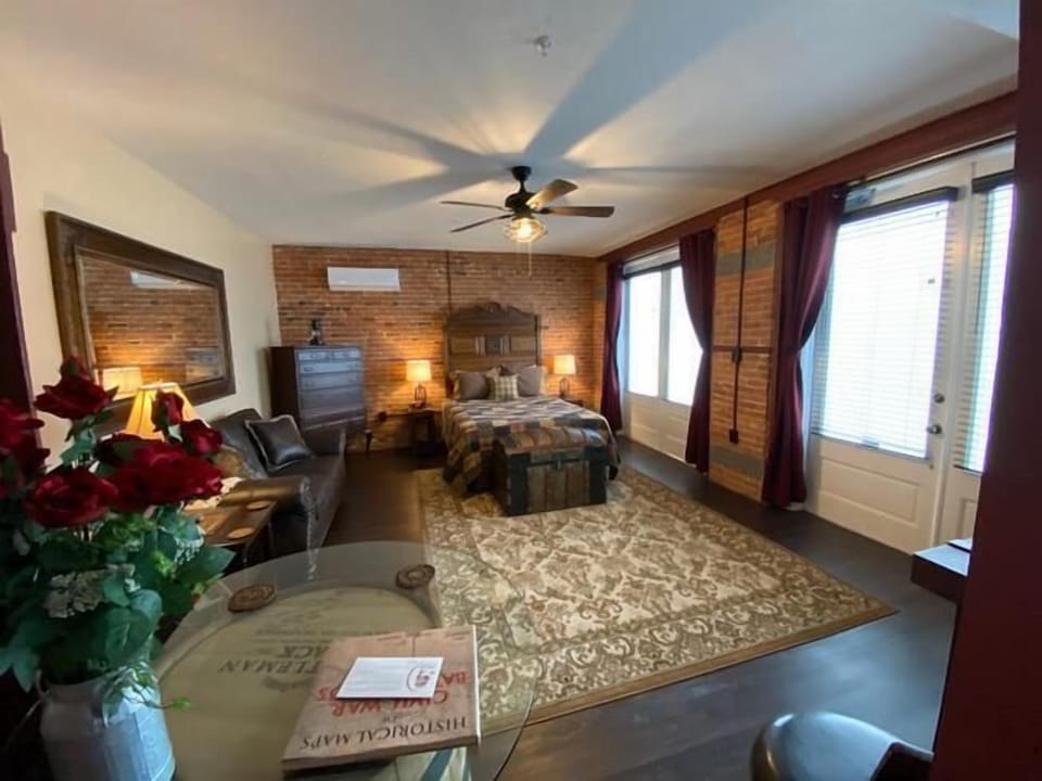 Double Room | Premium bedding, iron/ironing board, free WiFi