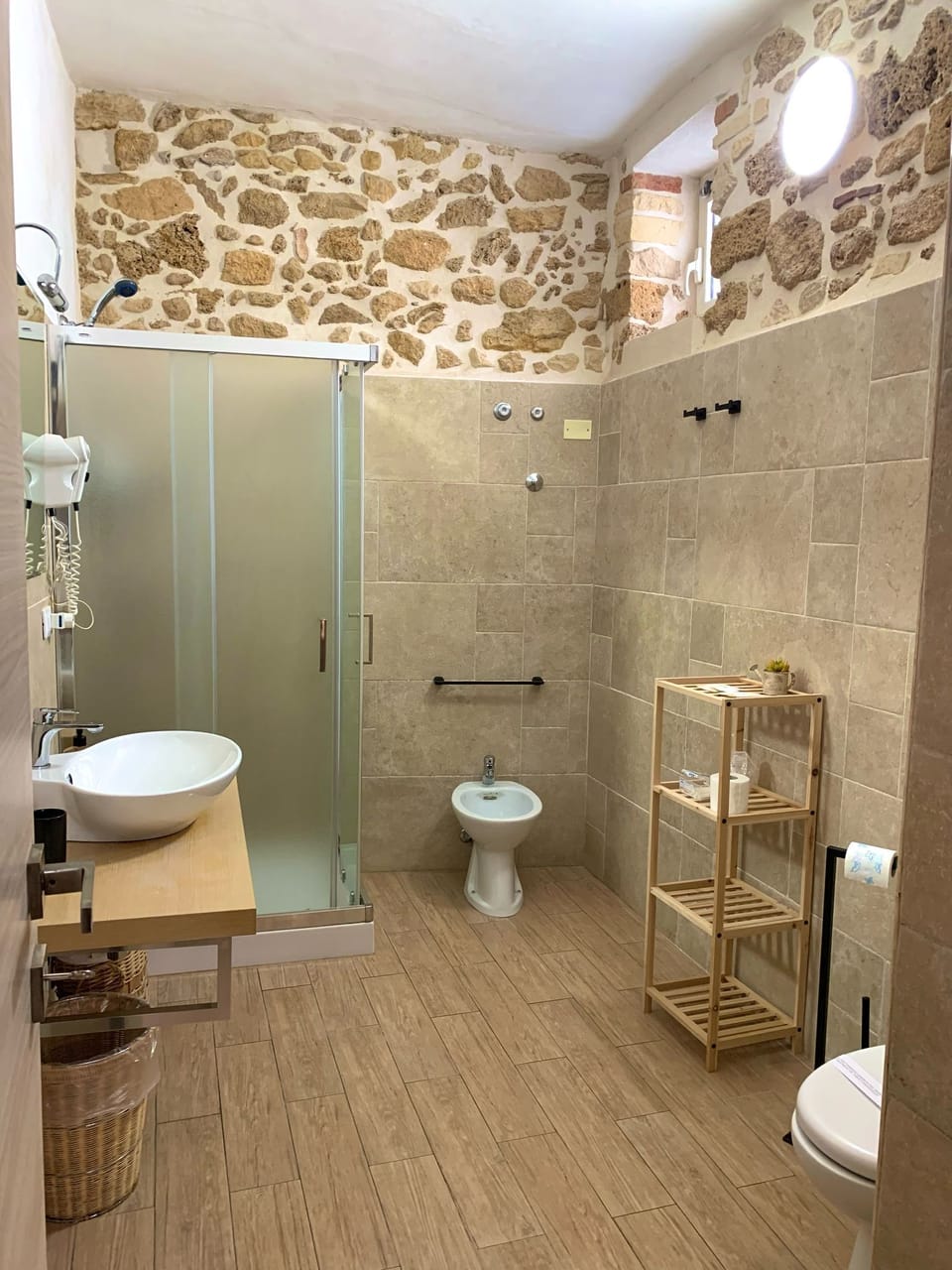 Quadruple Room | Bathroom | Shower, free toiletries, hair dryer, towels
