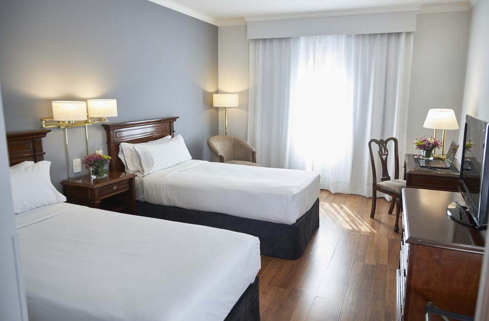 Egyptian cotton sheets, premium bedding, down comforters, pillowtop beds