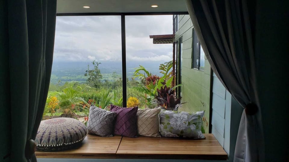 Family Cabin | Blackout drapes, travel crib, free wired internet, bed sheets
