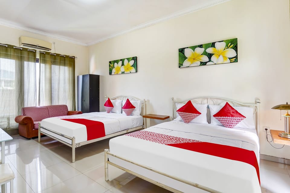 Family Suite | Desk, laptop workspace, free WiFi, bed sheets
