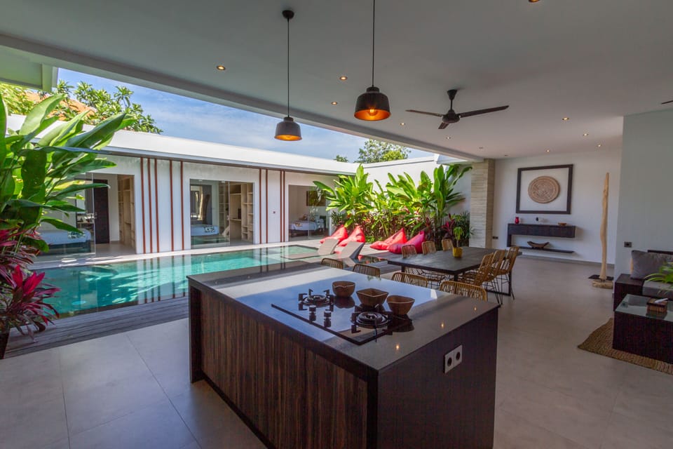 Deluxe Villa, 3 Bedrooms, Private Pool, Pool View | Dining room