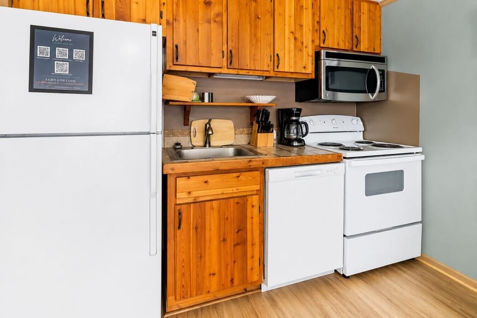 Fully-equipped kitchen