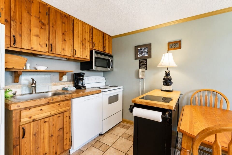Fully-equipped kitchen