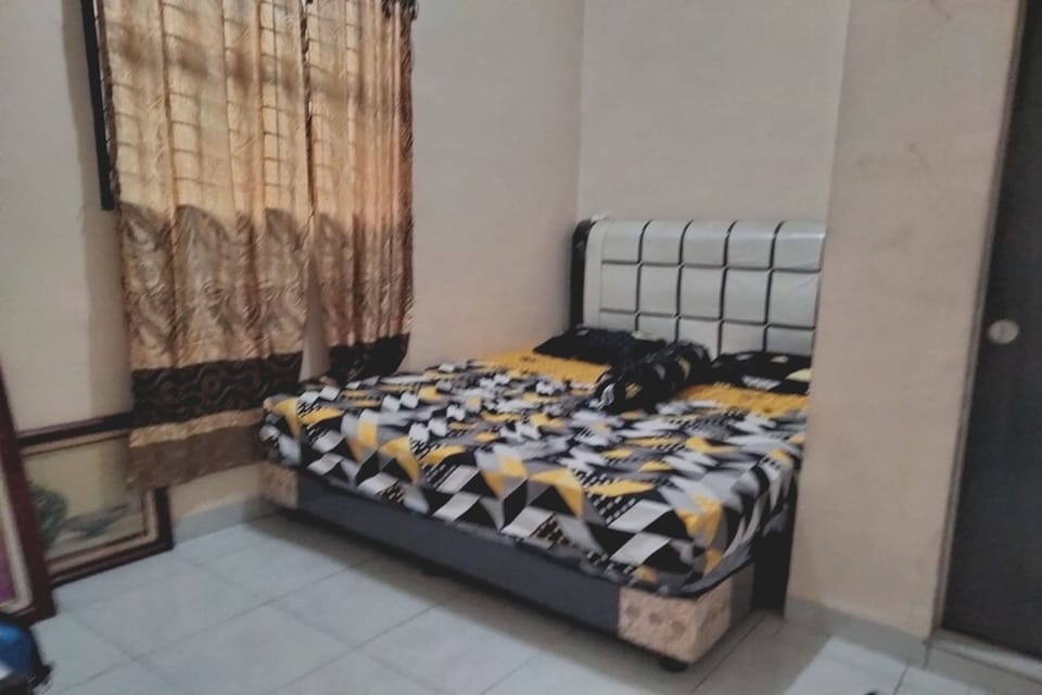 Deluxe Double Room | Laptop workspace, WiFi (free), bed sheets