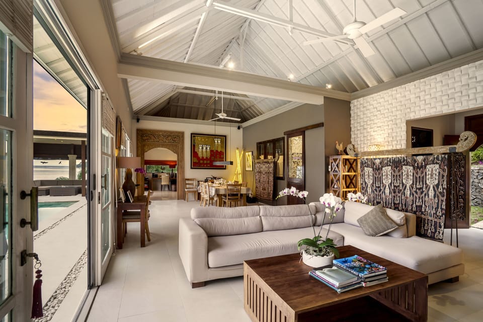 Panoramic Villa | Living area | 32-inch TV with cable channels