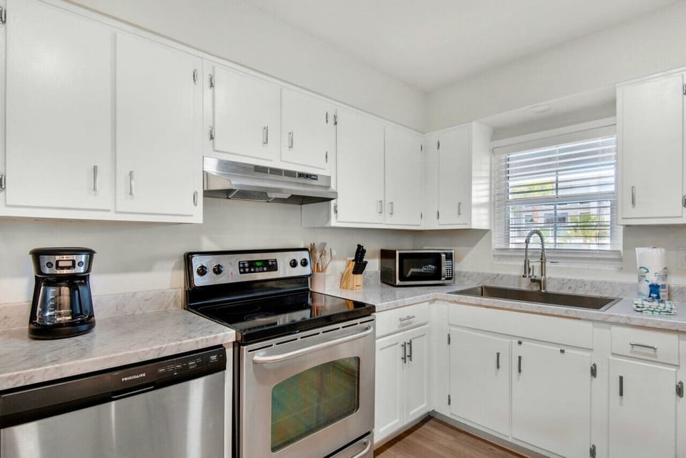 Get ready to cook your favorite meals in this fully equipped kitchen
