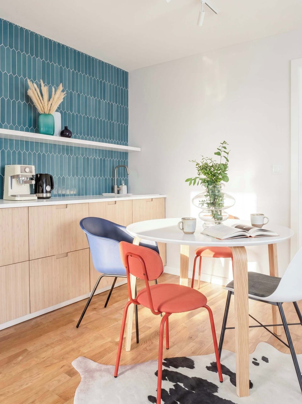 Kitchen and dining table