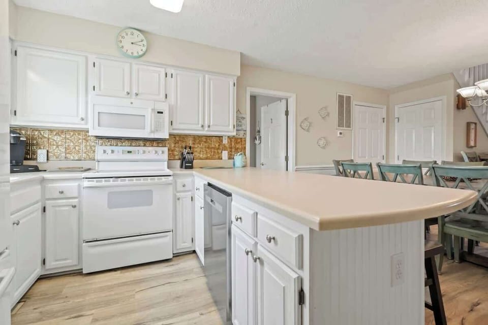 Tons of Counter Space