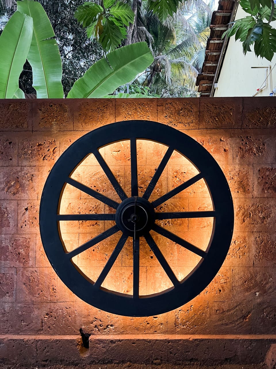 wheel garden deco piece