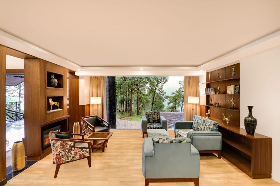 Lobby lounge