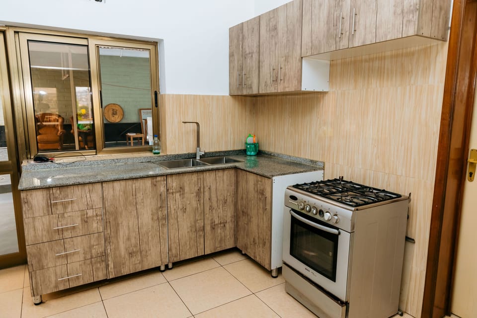 House | Private kitchen | Fridge, microwave, oven, stovetop