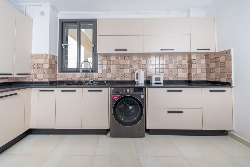 Apartment | Private kitchen | Coffee/tea maker, fridge, microwave, oven