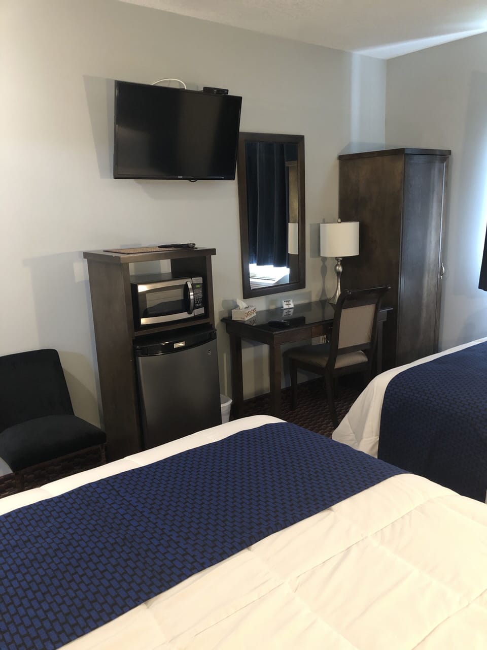 Deluxe Room, 2 Queen Beds | WiFi (free), bed sheets