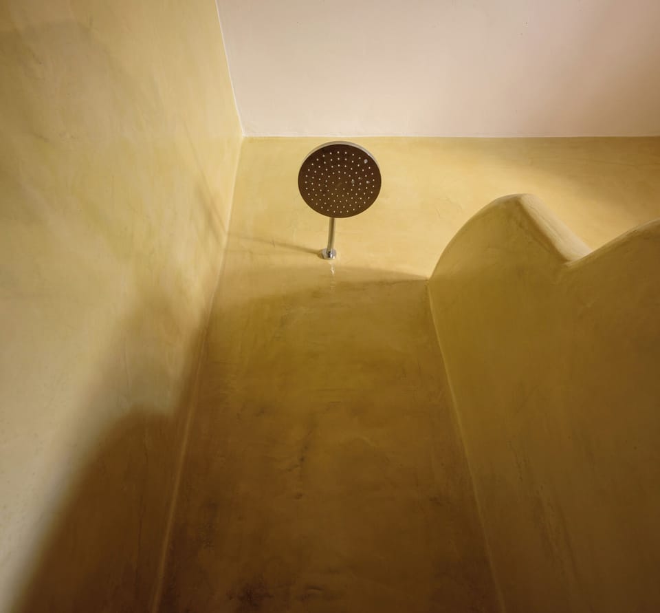Superior Suite, Hot Tub | Bathroom | Shower, rainfall showerhead, towels