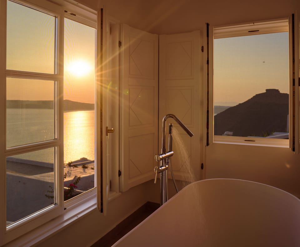 Honeymoon Suite with Indoor Plunge Pool and Caldera View | 1 bedroom, in-room safe, free WiFi