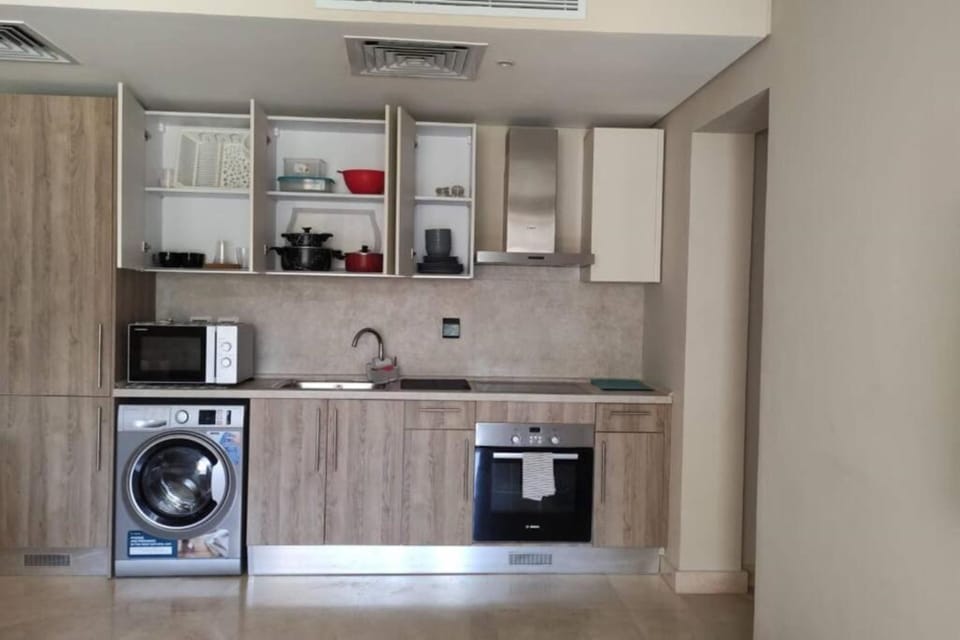 Condo | Private kitchen | Full-size fridge, microwave, oven, stovetop